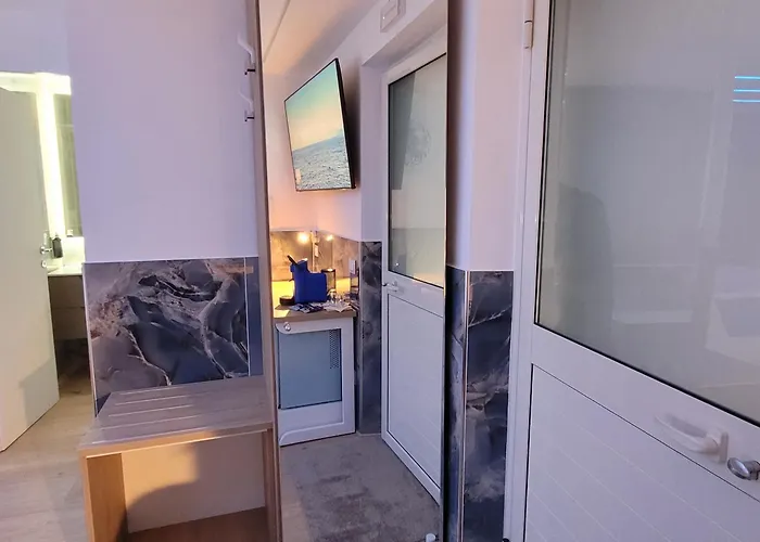 Πανσιόν Top1 Luxury 4*