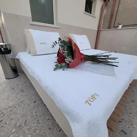 Pensión Top1 Templum Luxuriae Reggio Calabria